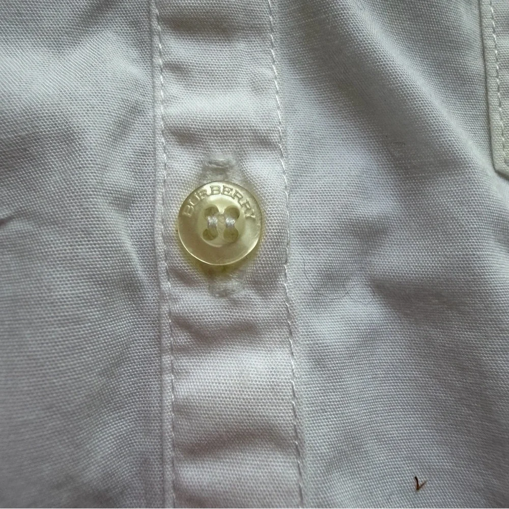 Burberry soft white